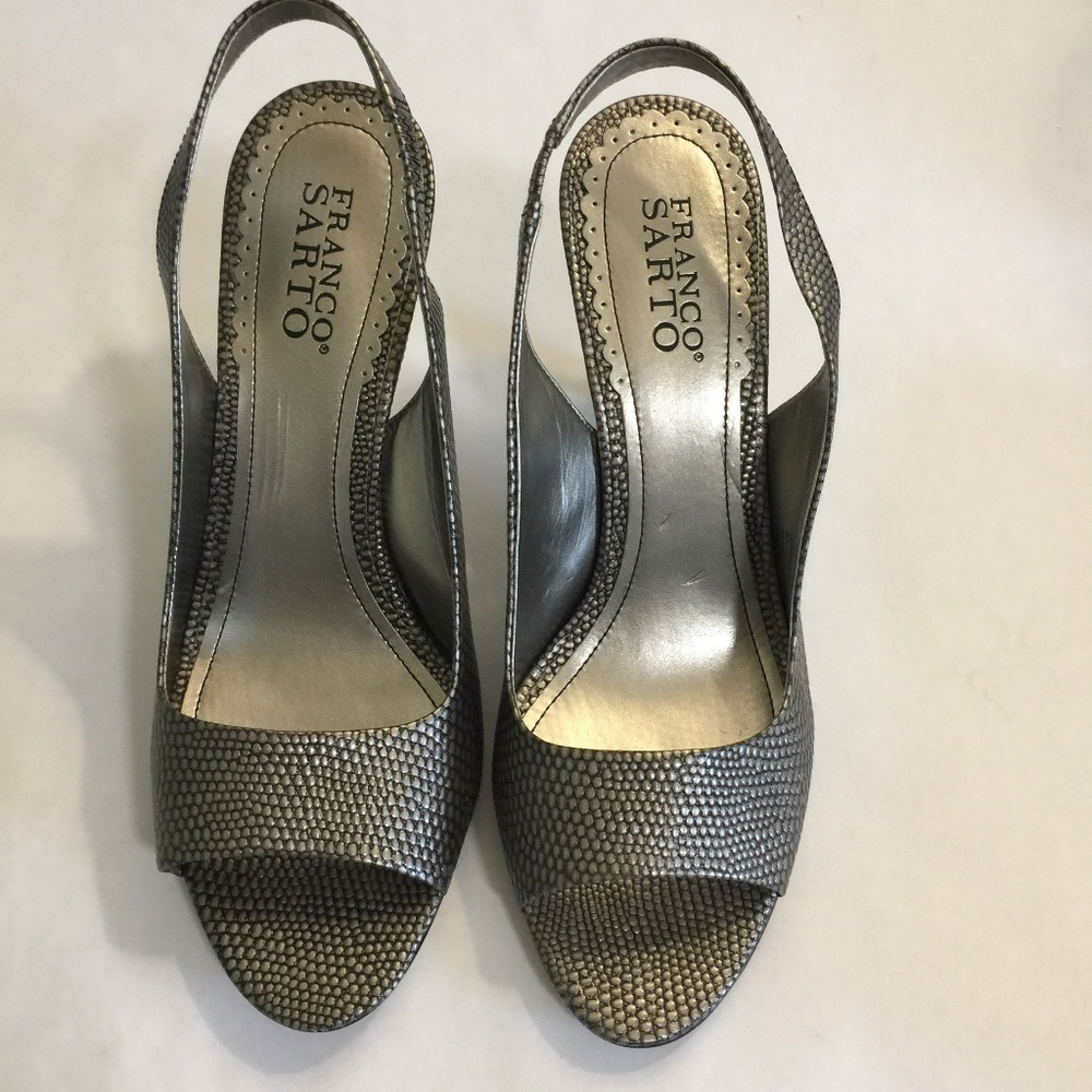 Franco Sarto Gold Pebbled Open Toe 9M
